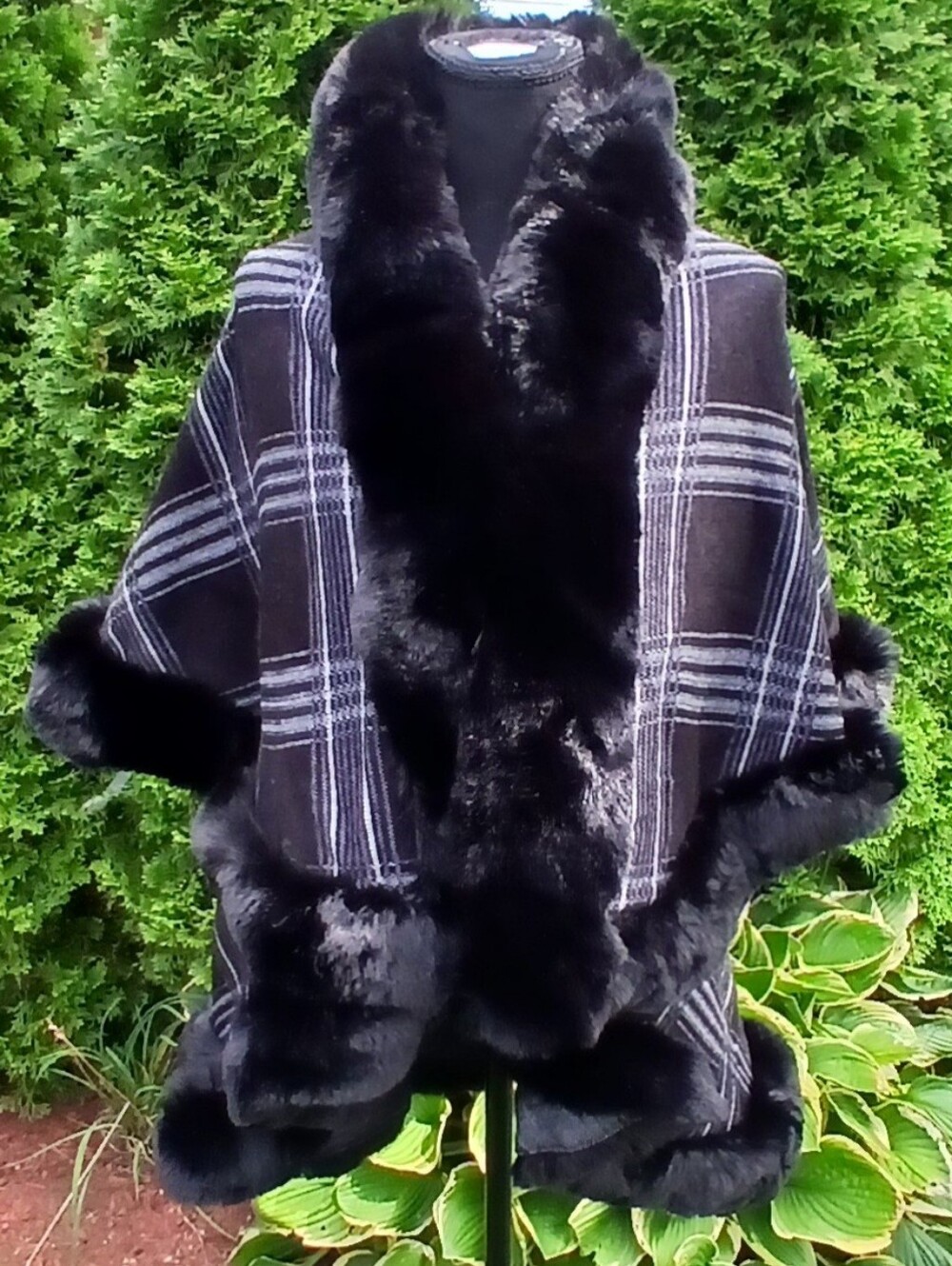 Wrap Jacket Black & White Plaid w/Faux Fur Accents 😲